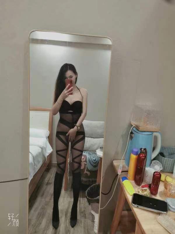 石桥铺御姐型美女西西