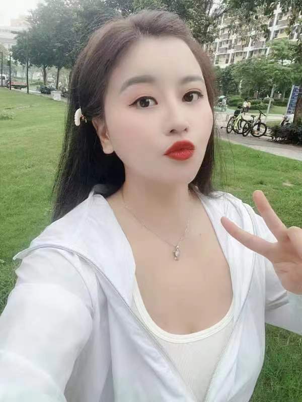 龙华白嫩小浪妹花花