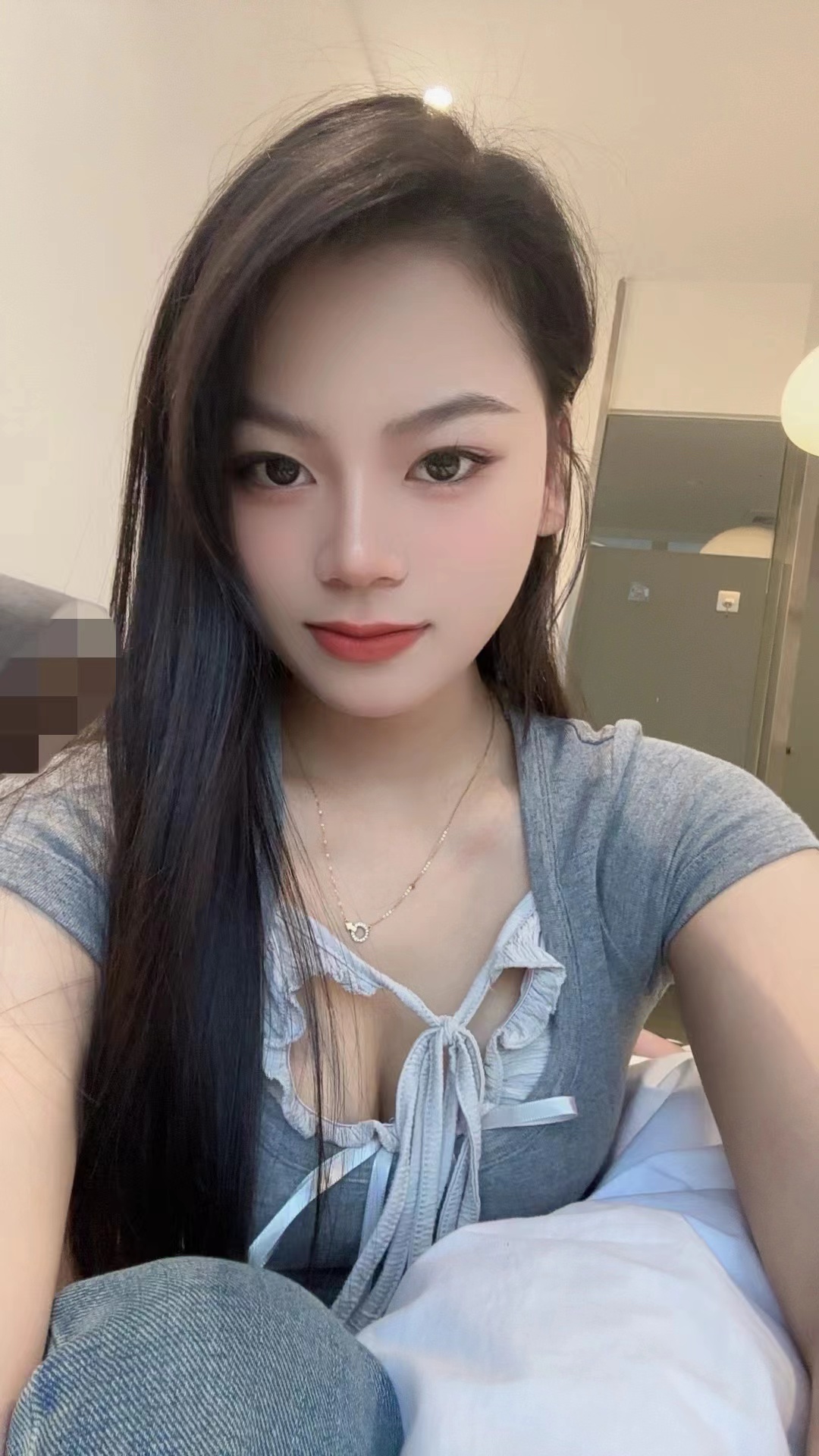 粉嫩火辣小姐姐深圳可上门