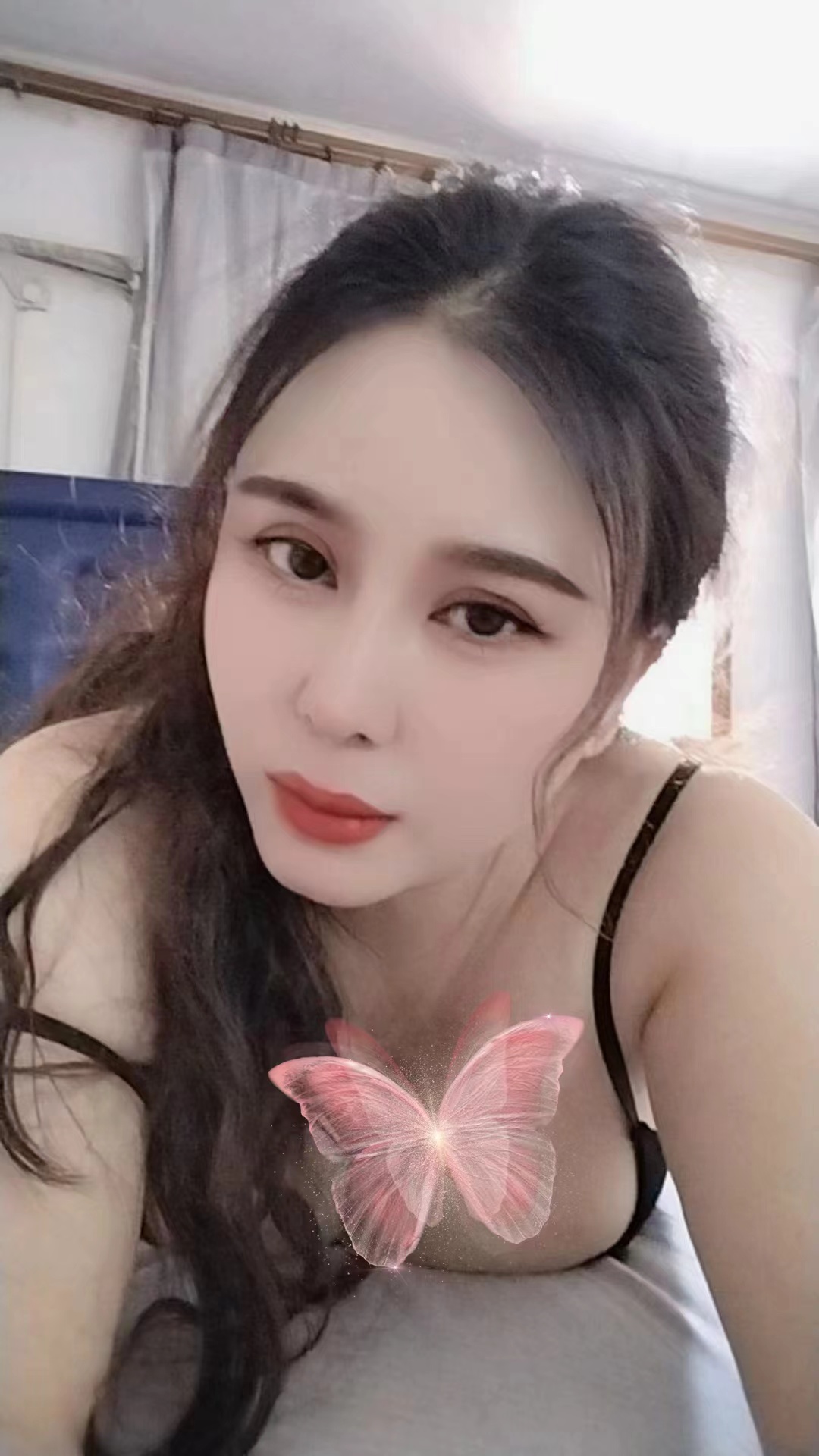 湖里大大白兔尤物欣然