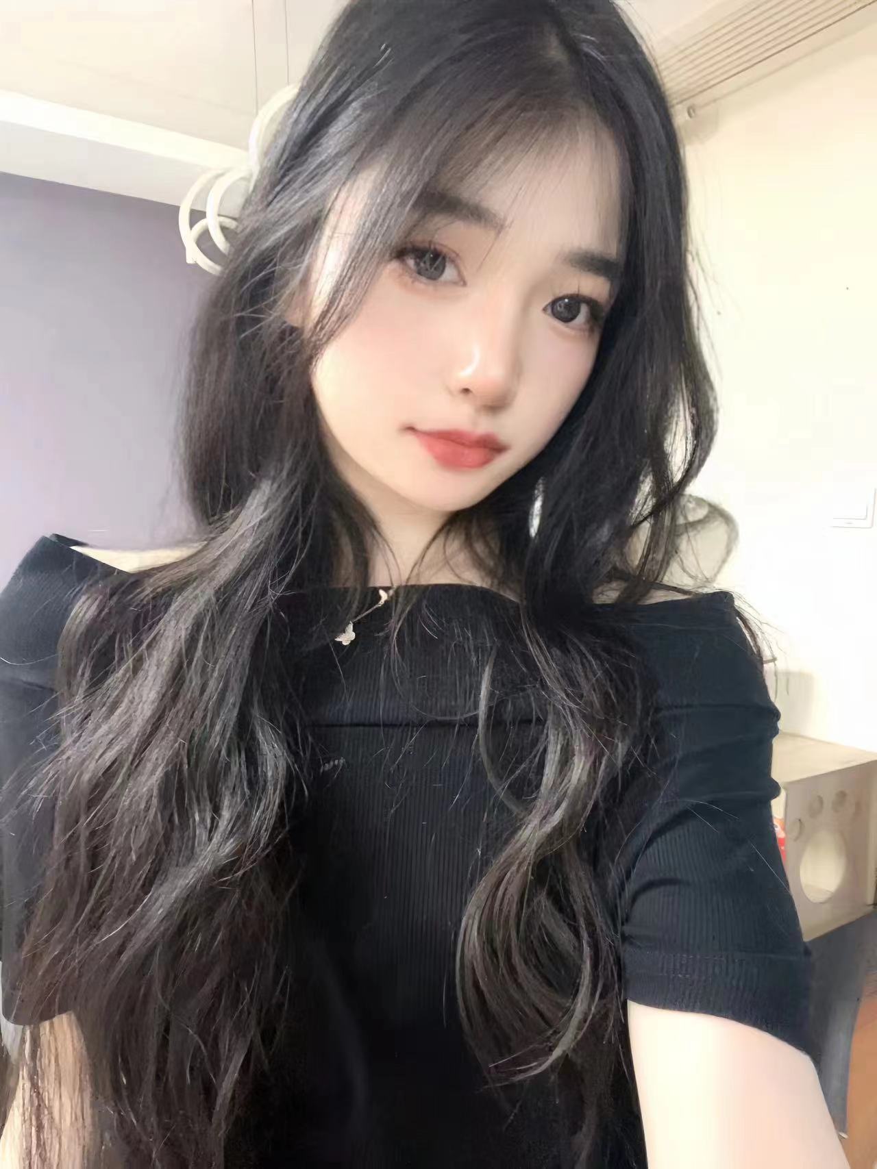 一个字，很嫩，高中生的感觉