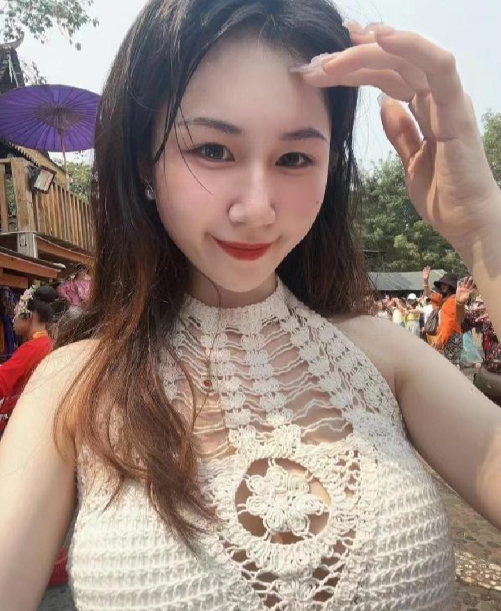 体验大胸撩人优雅妹子