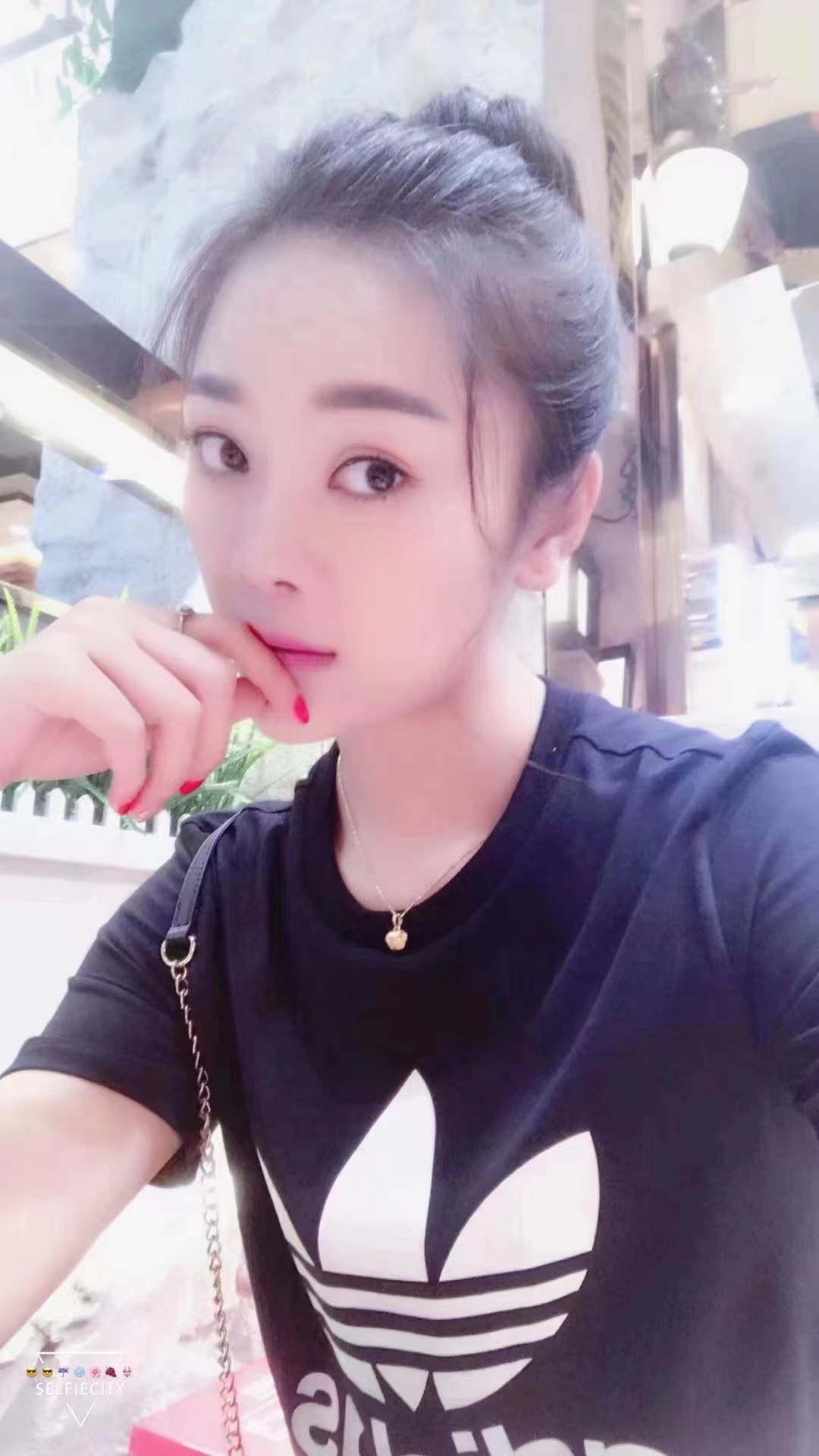 丰满妩媚，封锁饱满