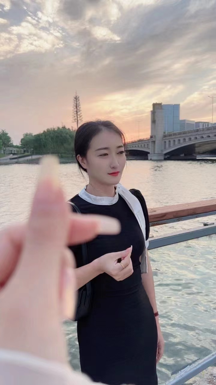 喜欢的哥哥,来找我玩吧
