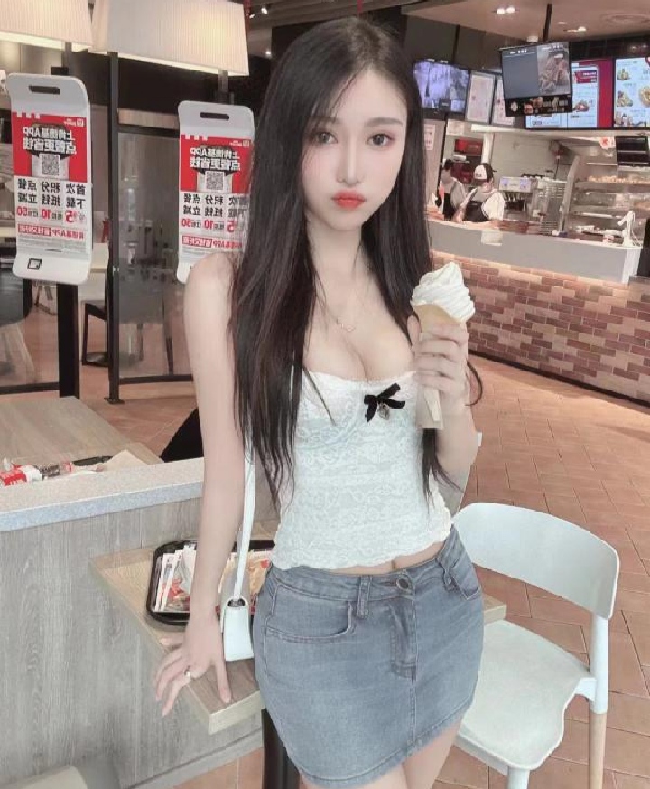 再刷长腿大胸小妖精