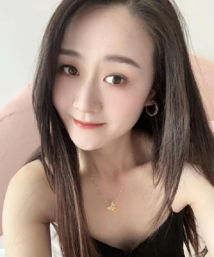 天心区甜美白嫩小姐姐