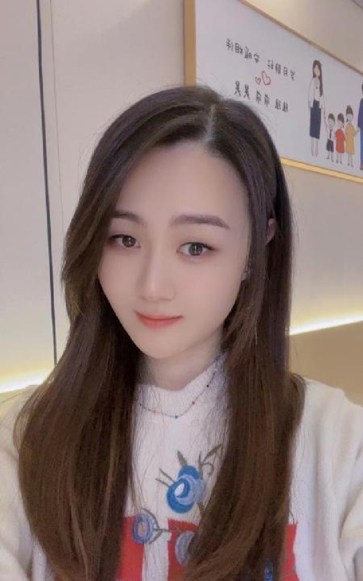 天心区甜美白嫩小姐姐