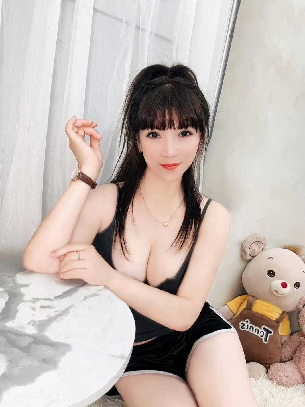 白云性感人妻少妇