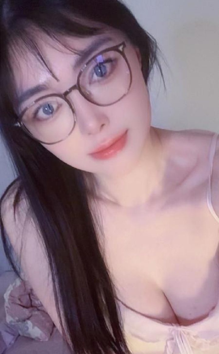 南山柔情眼镜妹桃桃