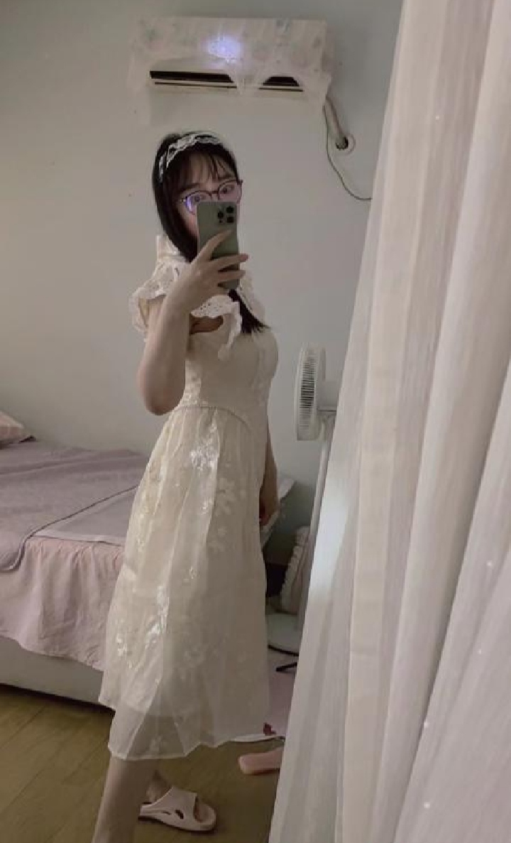 南山柔情眼镜妹桃桃