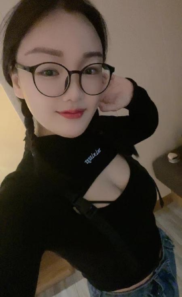 白云粉嫩护士勾人悠悠