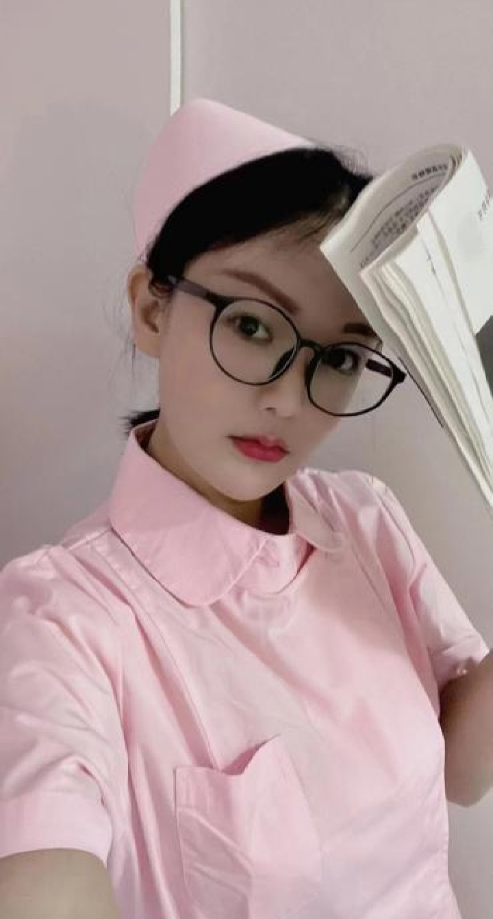 白云粉嫩护士勾人悠悠