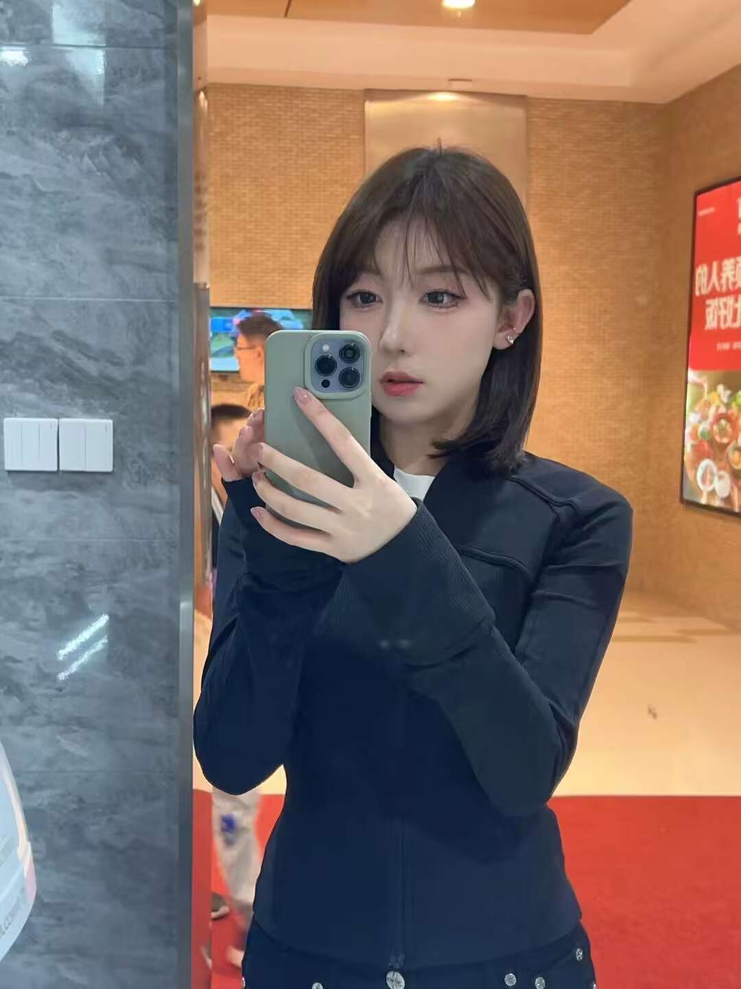 年轻学生妹兼职