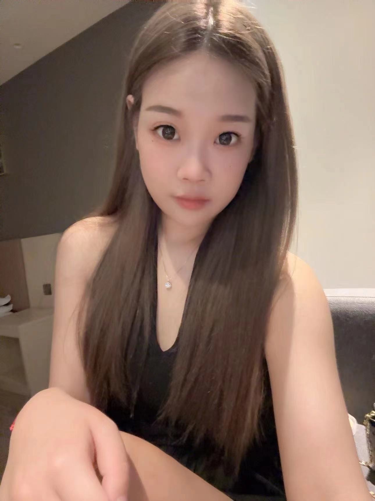 真实漂亮 照片跟本人没有区别  口嗨闲聊勿扰