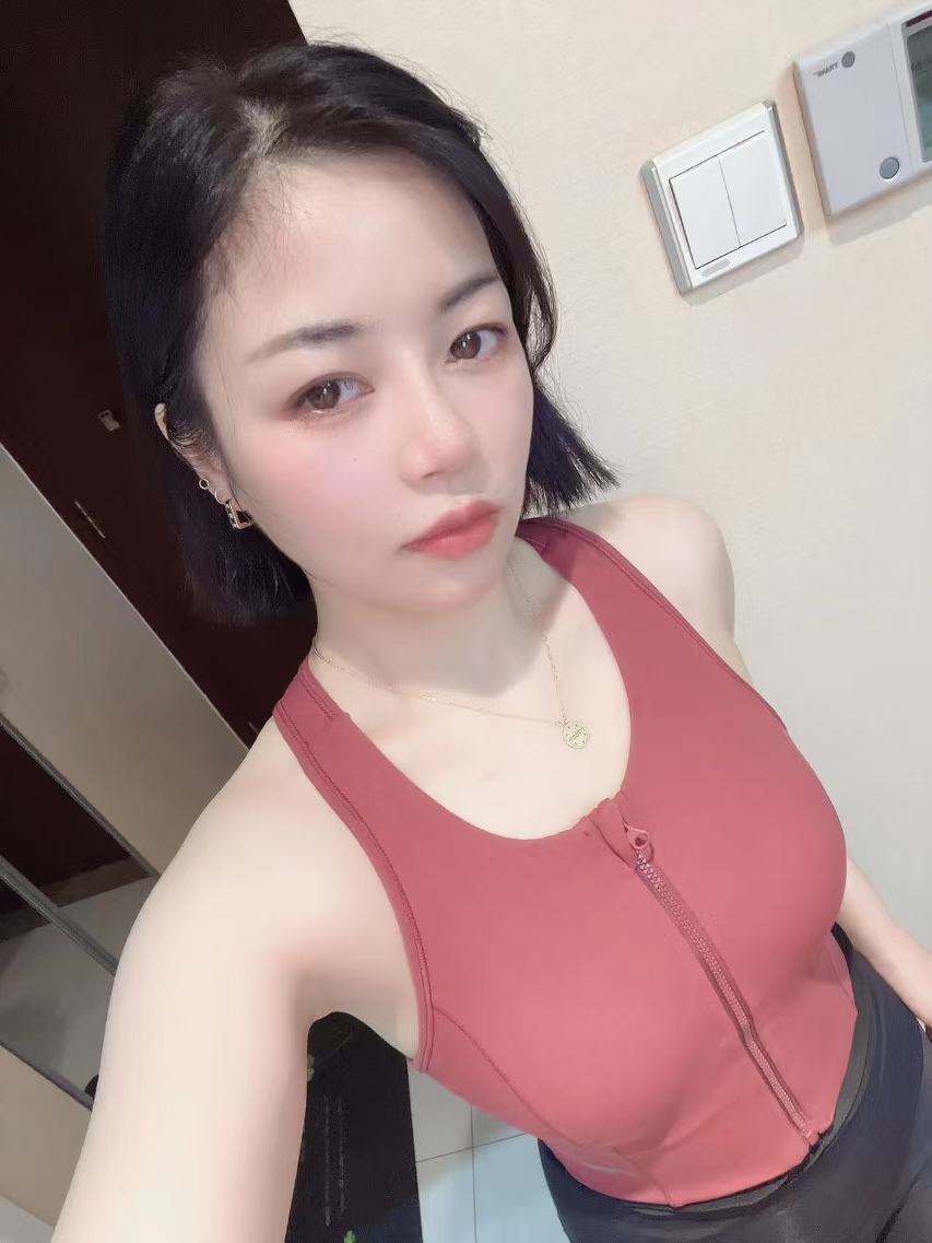 虎丘运动系短发辣妹