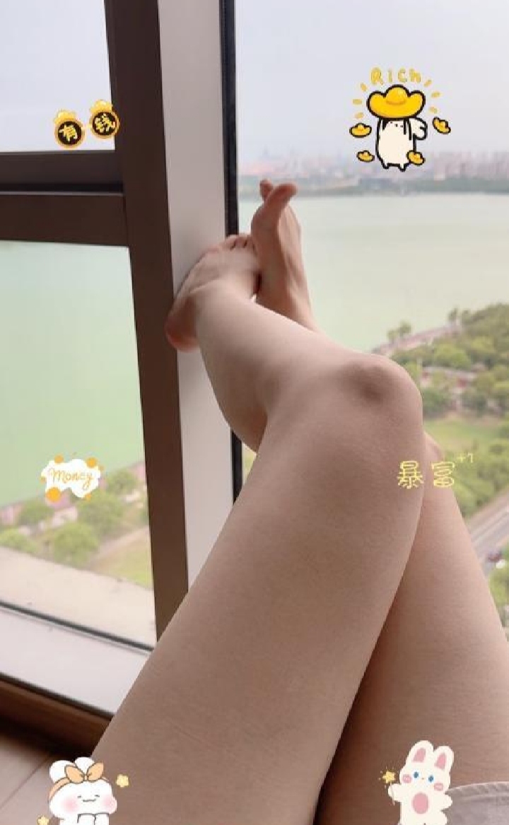 伊山湖长腿御姐左左