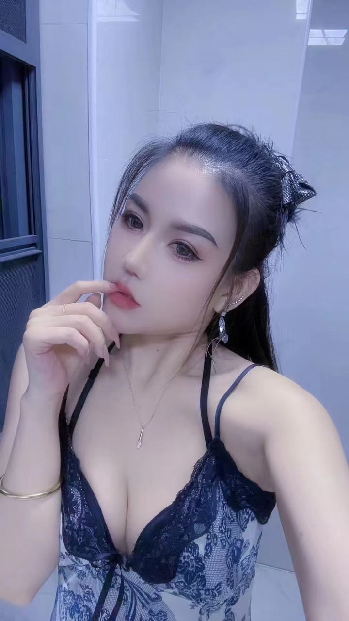 西湖区火辣丰满小雪老师