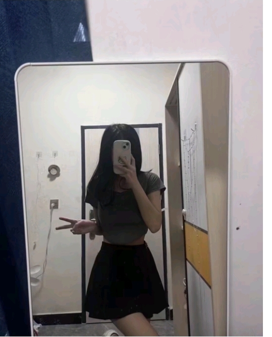 娇嫩兼职小姐姐