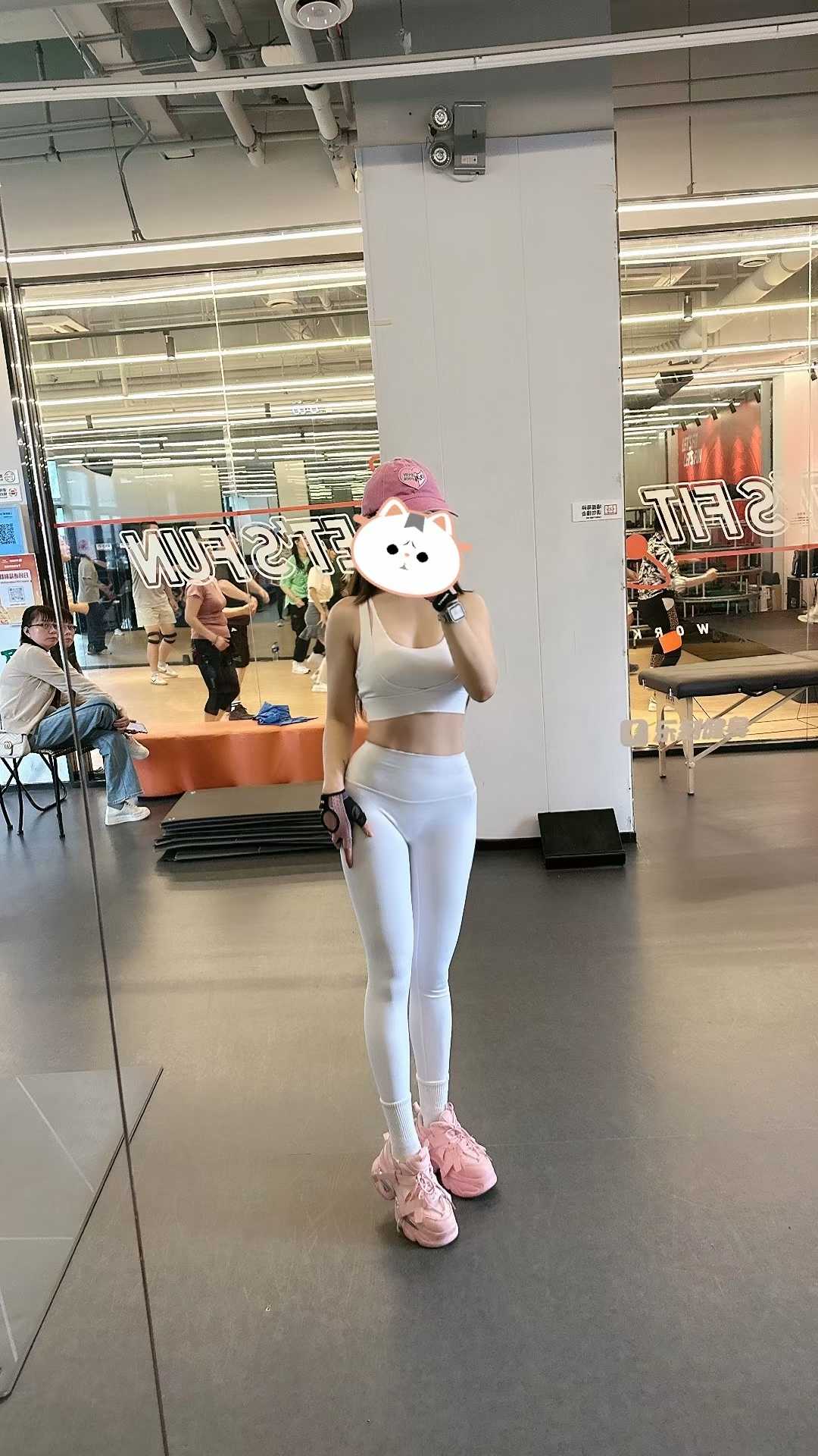 金地广场丰满大宝贝