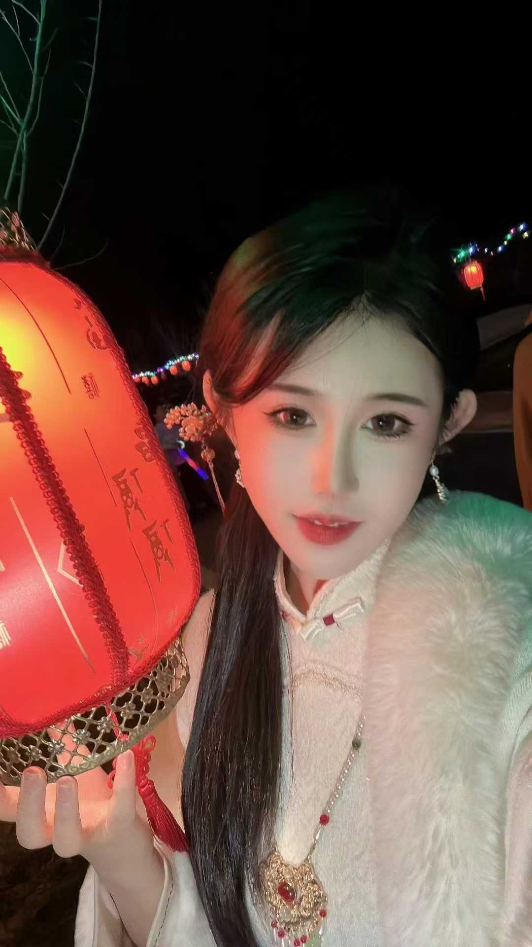 金地广场丰满大宝贝