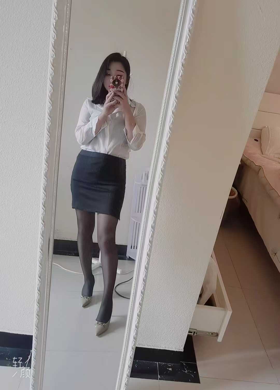 光谷眼镜辣妹丽丽