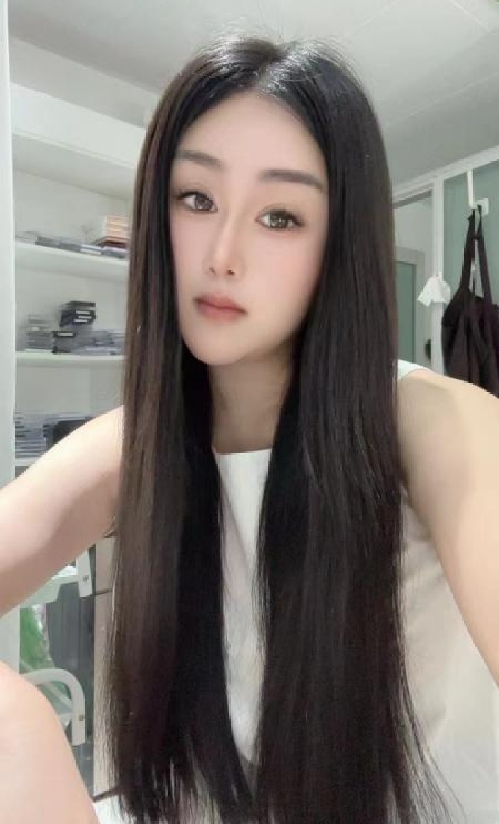 南山甜美撩人嘉嘉