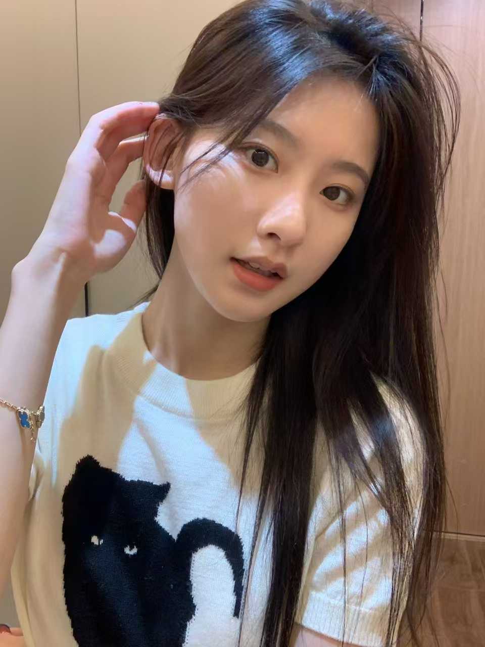 标准的玉女，氛围很好，暖暖的