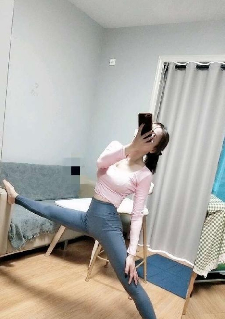 石牌岭一字马女神素素