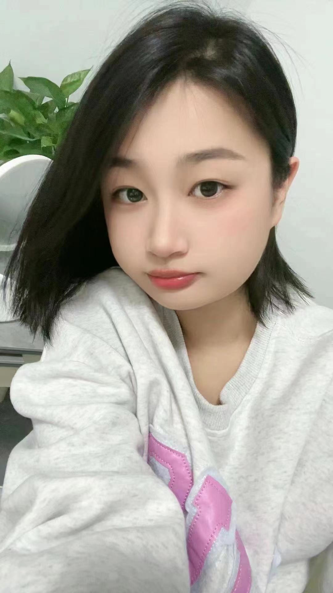 金水区18岁在校女大学生