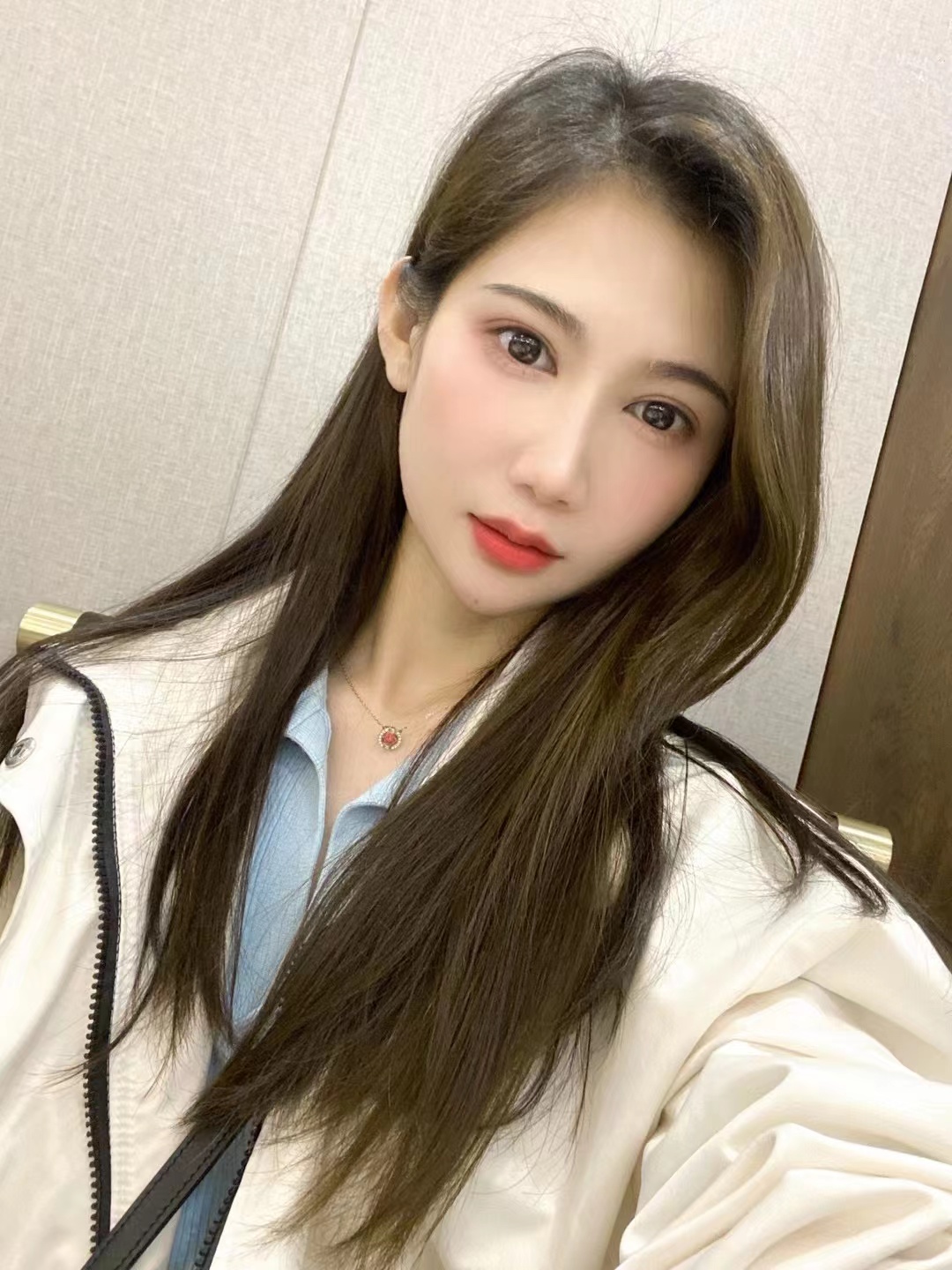 翘臀细腰极品御姐