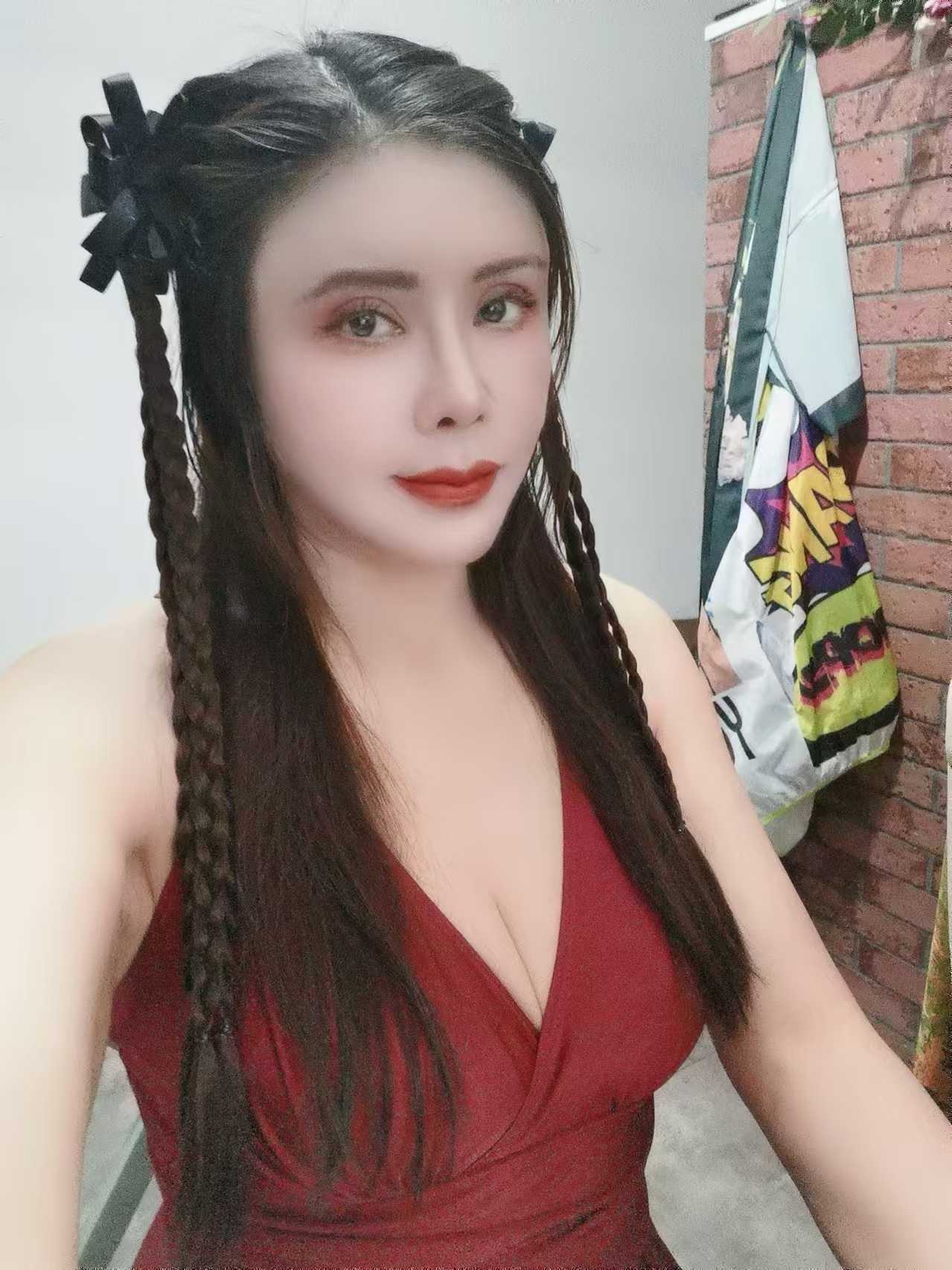 二七区吹弹可破熟女