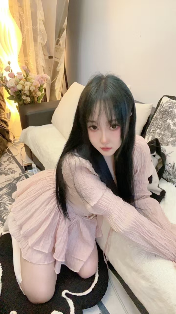 新洲粉嫩兼职学生妹小禾