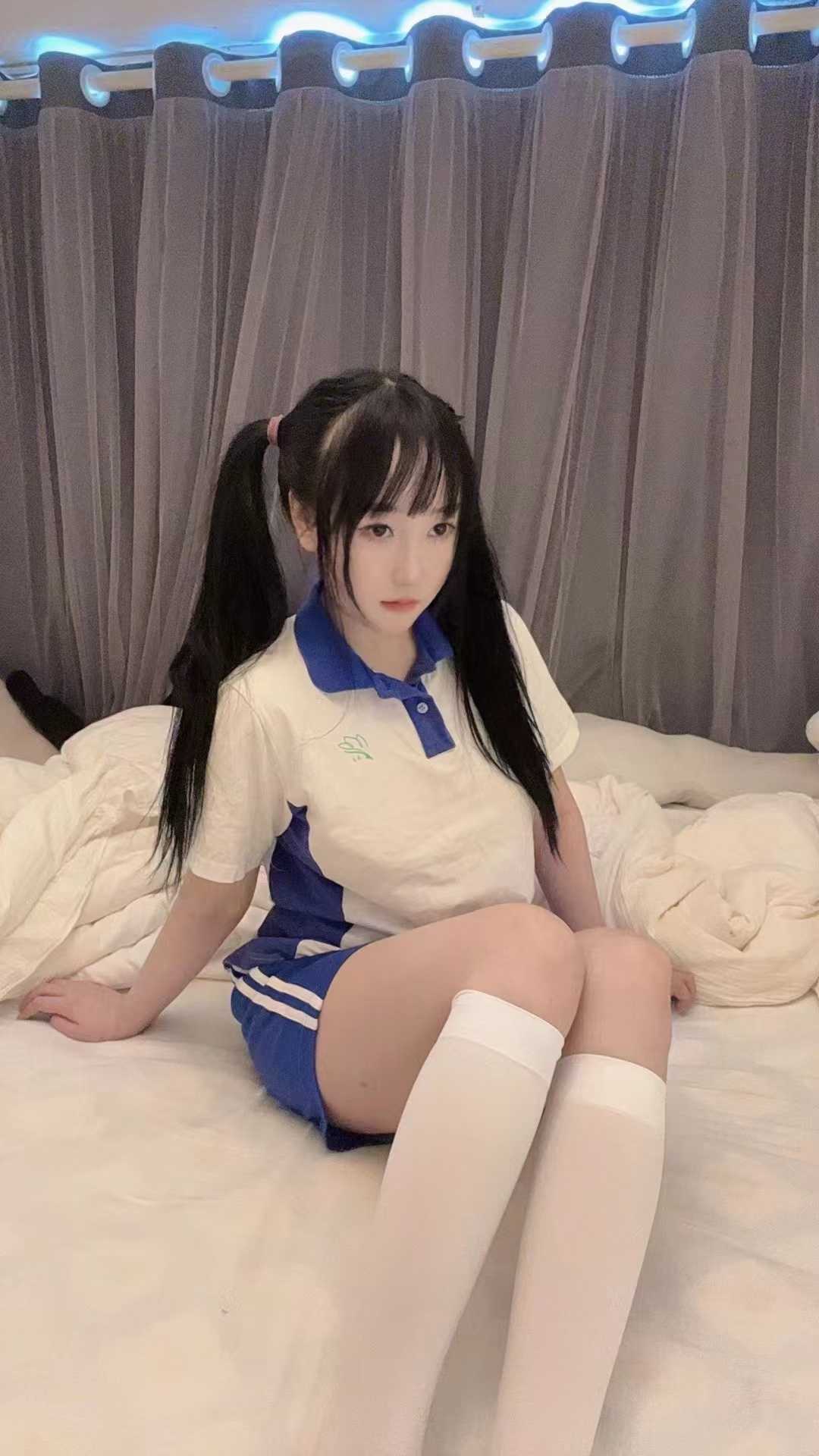 新洲粉嫩兼职学生妹小禾