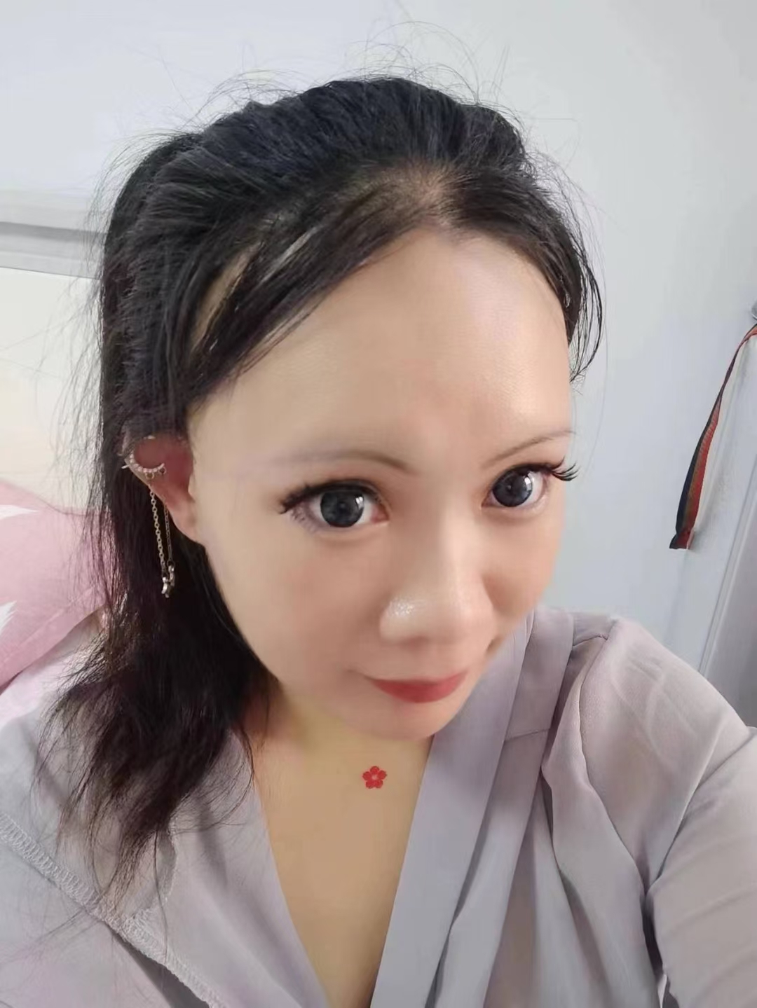 大眼洋娃娃妹子