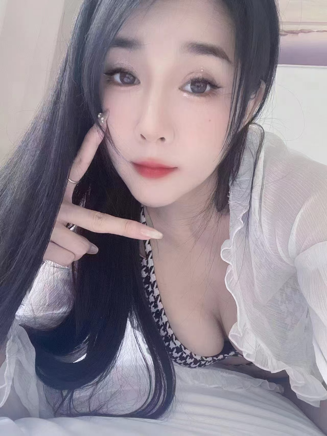 西丽热辣身材辣妹甜甜