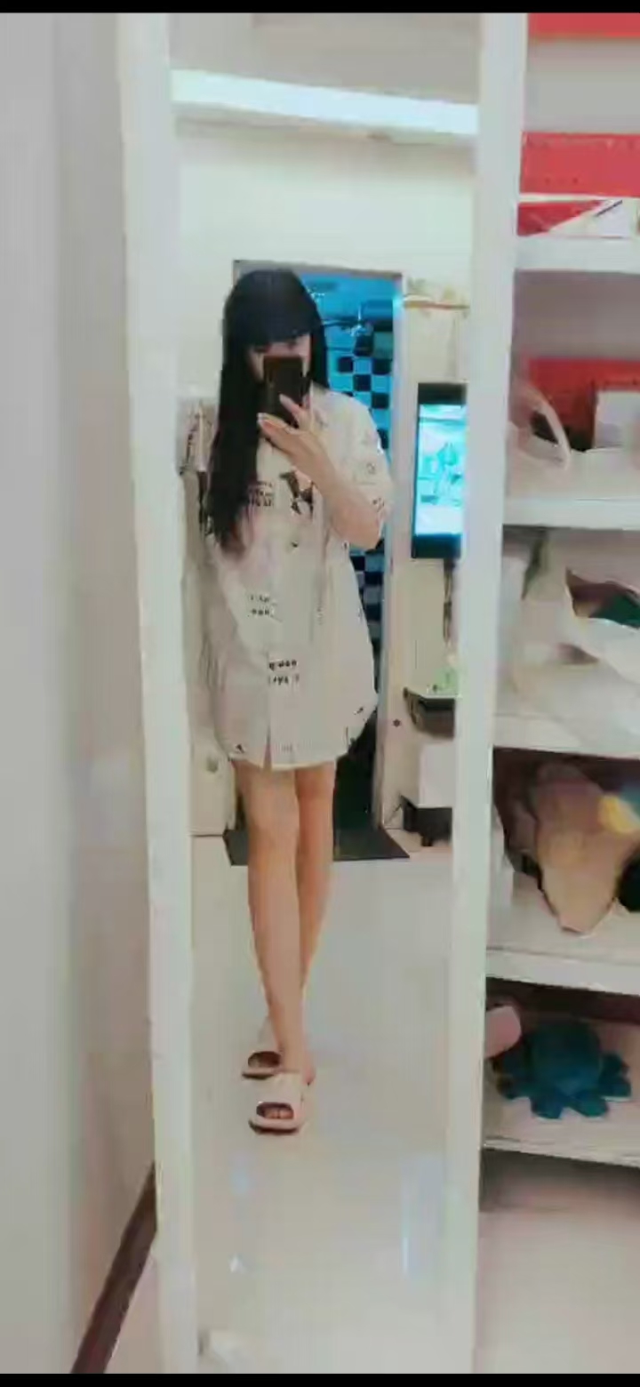 天阙广场热辣小少妇琳琳