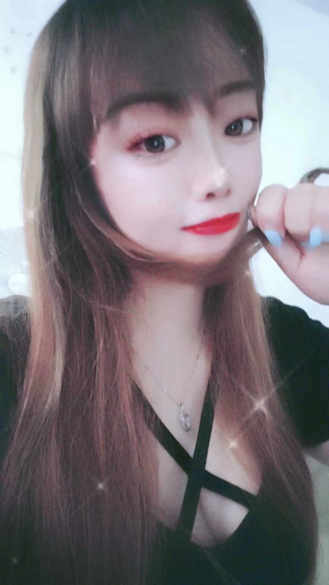 龙华丰乳热辣小姐姐小雪