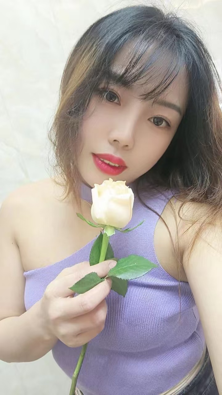 宝安丰满大白兔辣妹