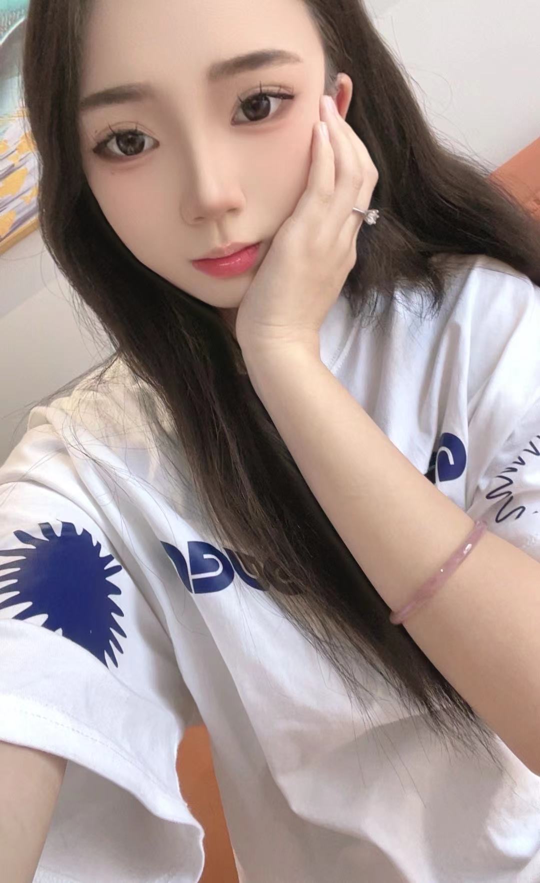 温柔的女人 今年刚出来的 很听话的