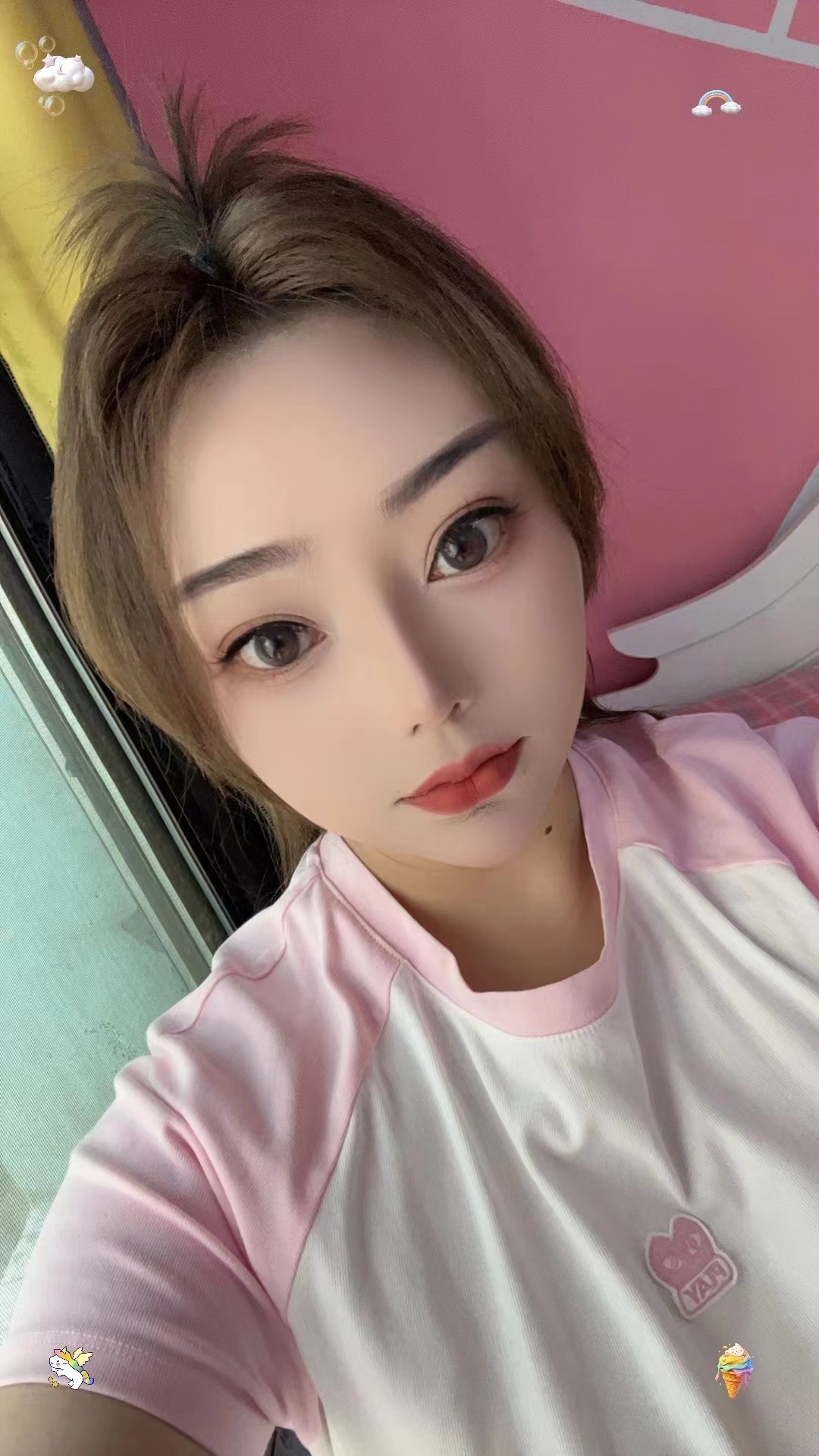 女友感十足，身材很哇撒