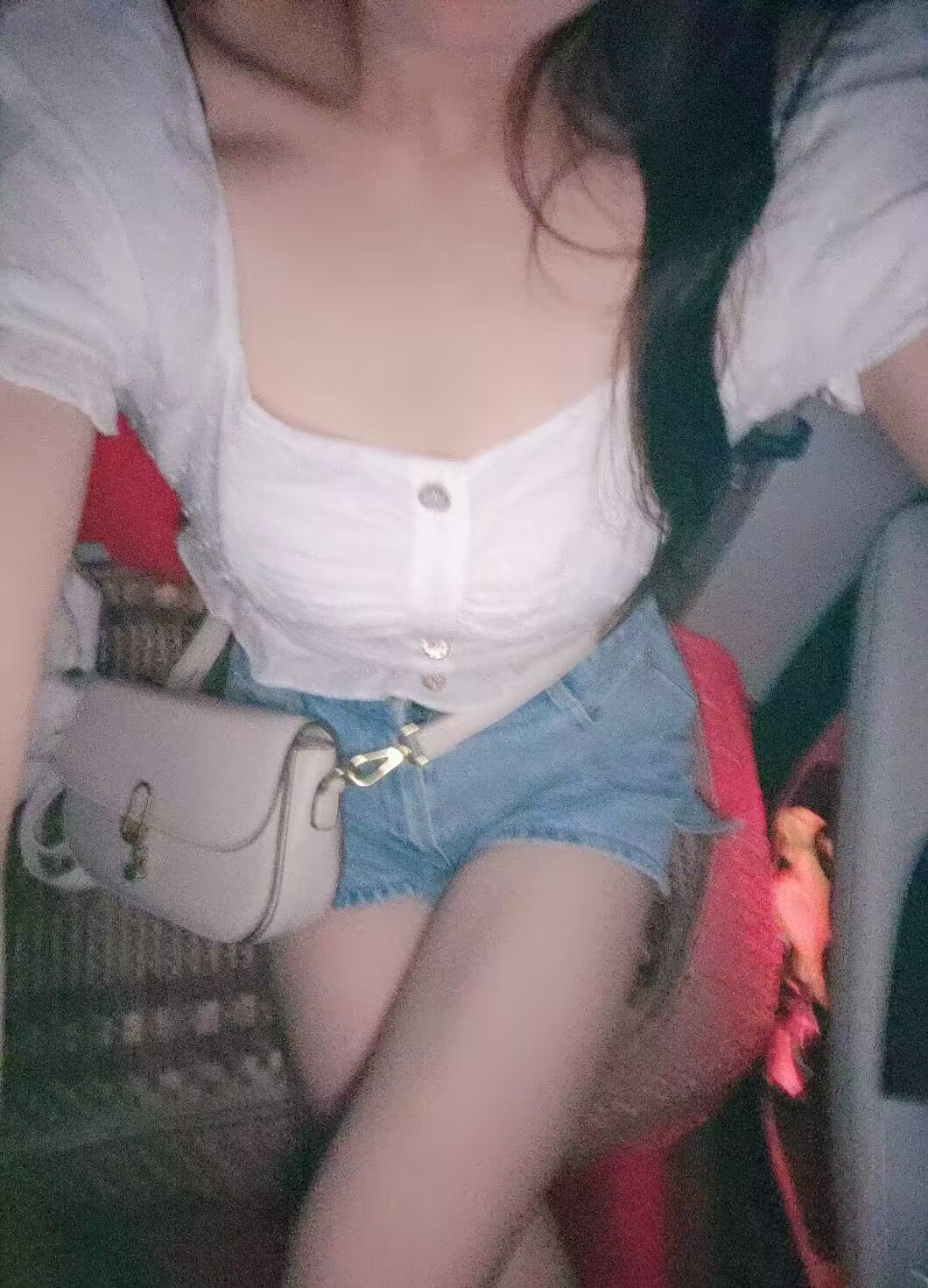 长安区眼镜辣妹鱼儿