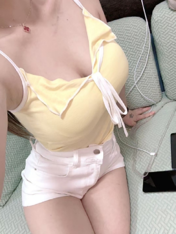 罗湖火辣丰润小妞笑笑