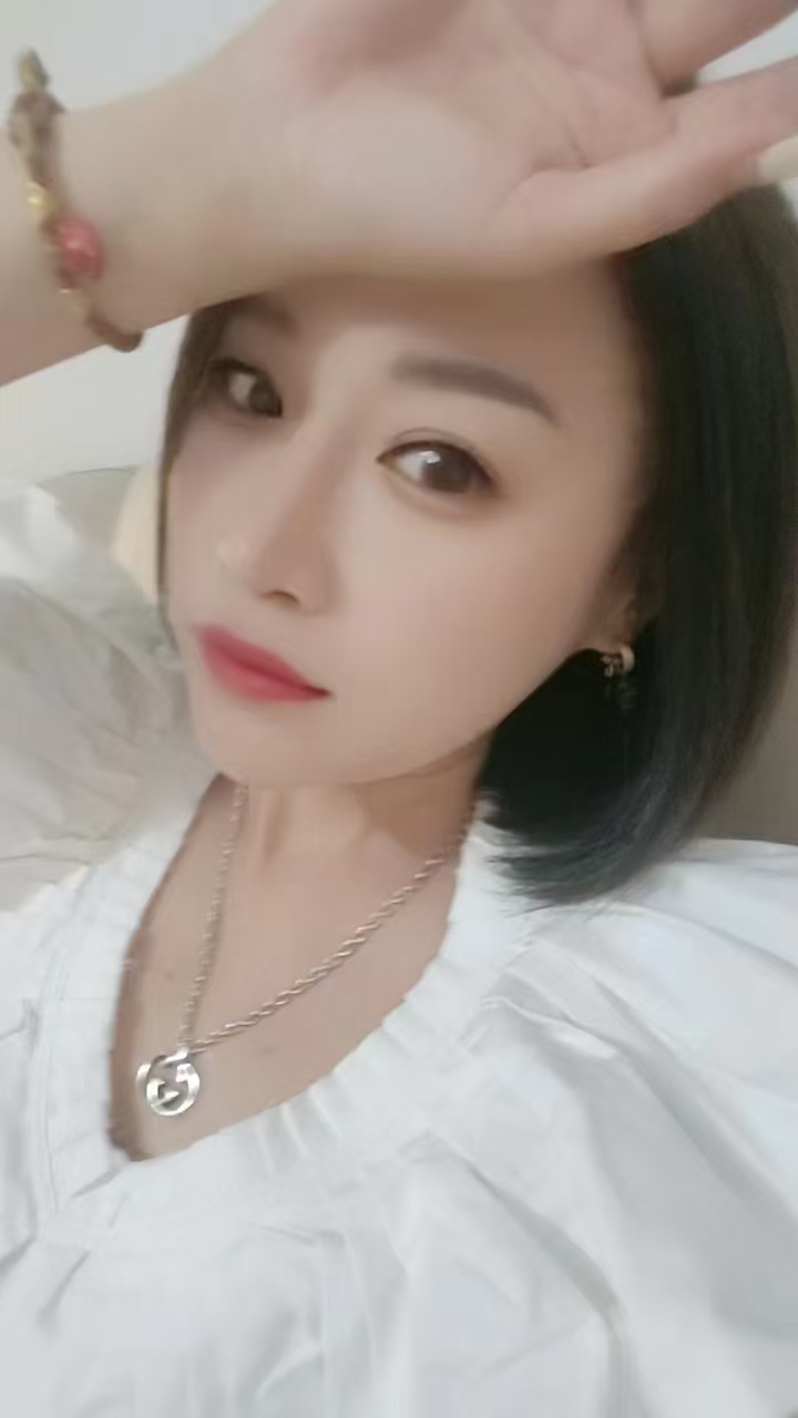 华润万家附近短发气质御姐