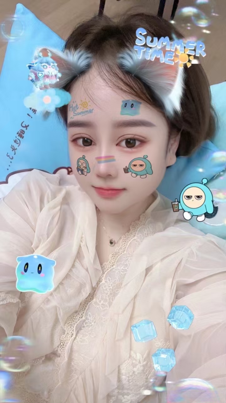 美人胚子甜甜，有闺蜜