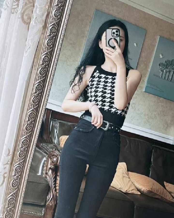 西山个人兼职气质美妞