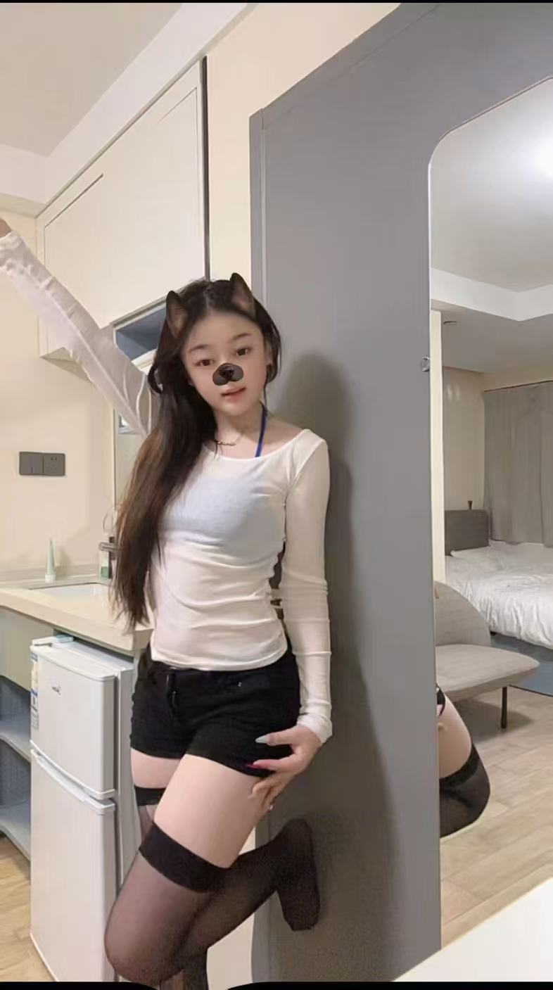 南山白嫩萌妹小梦妞