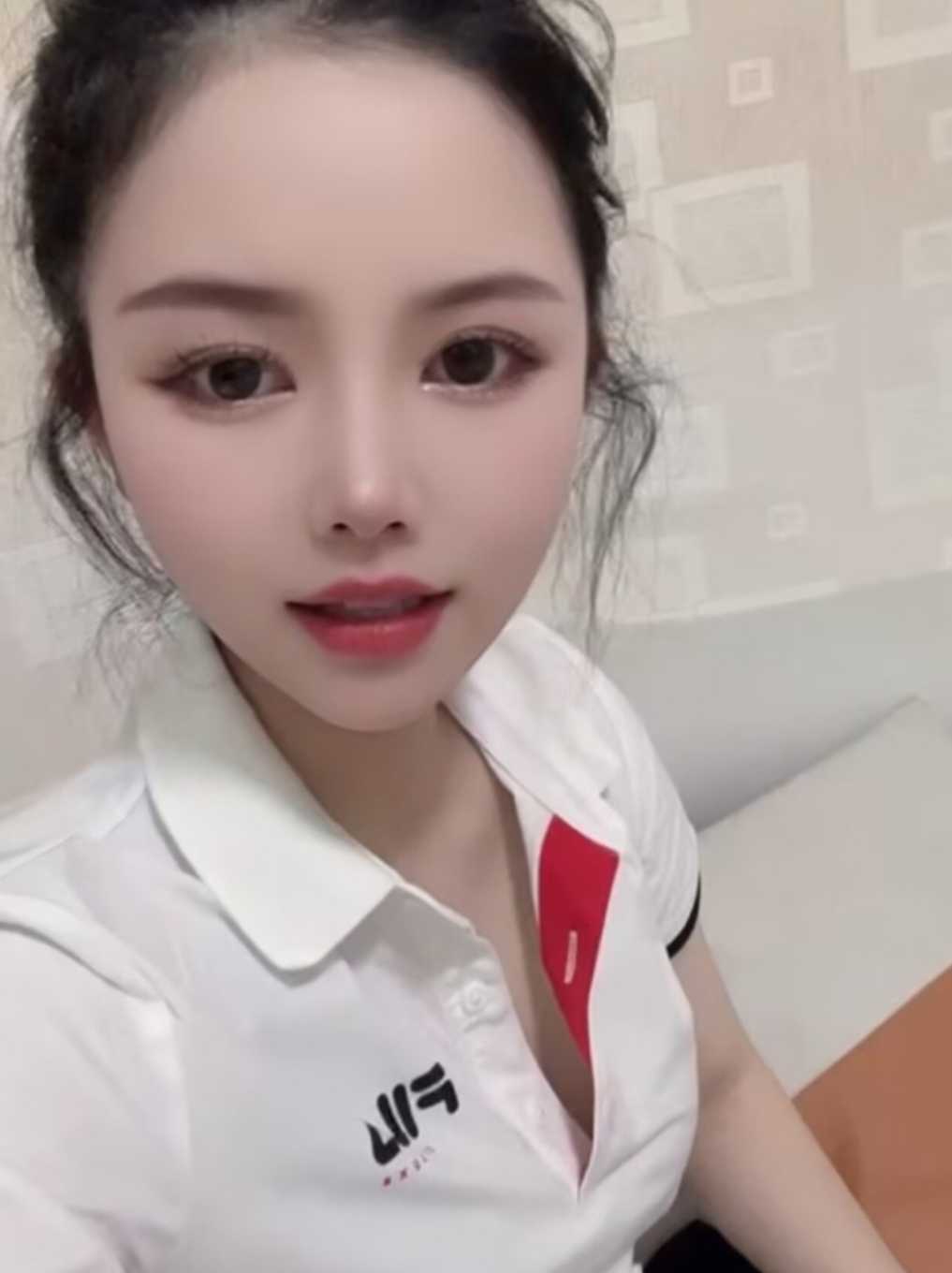 草房小妹 服务还行 比较年轻