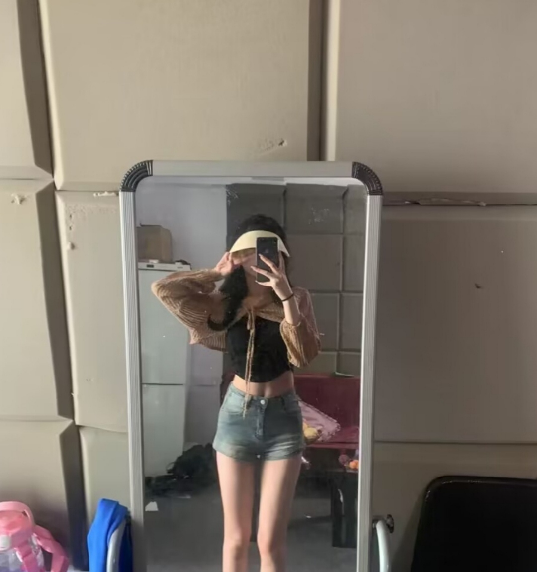 草房小妹 服务还行 比较年轻