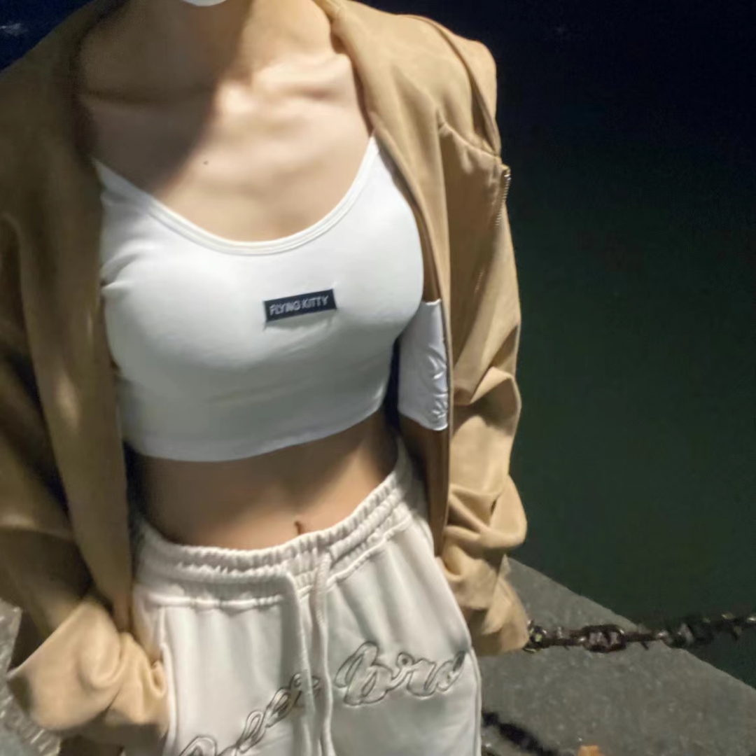 反差女，很装，很欠抽