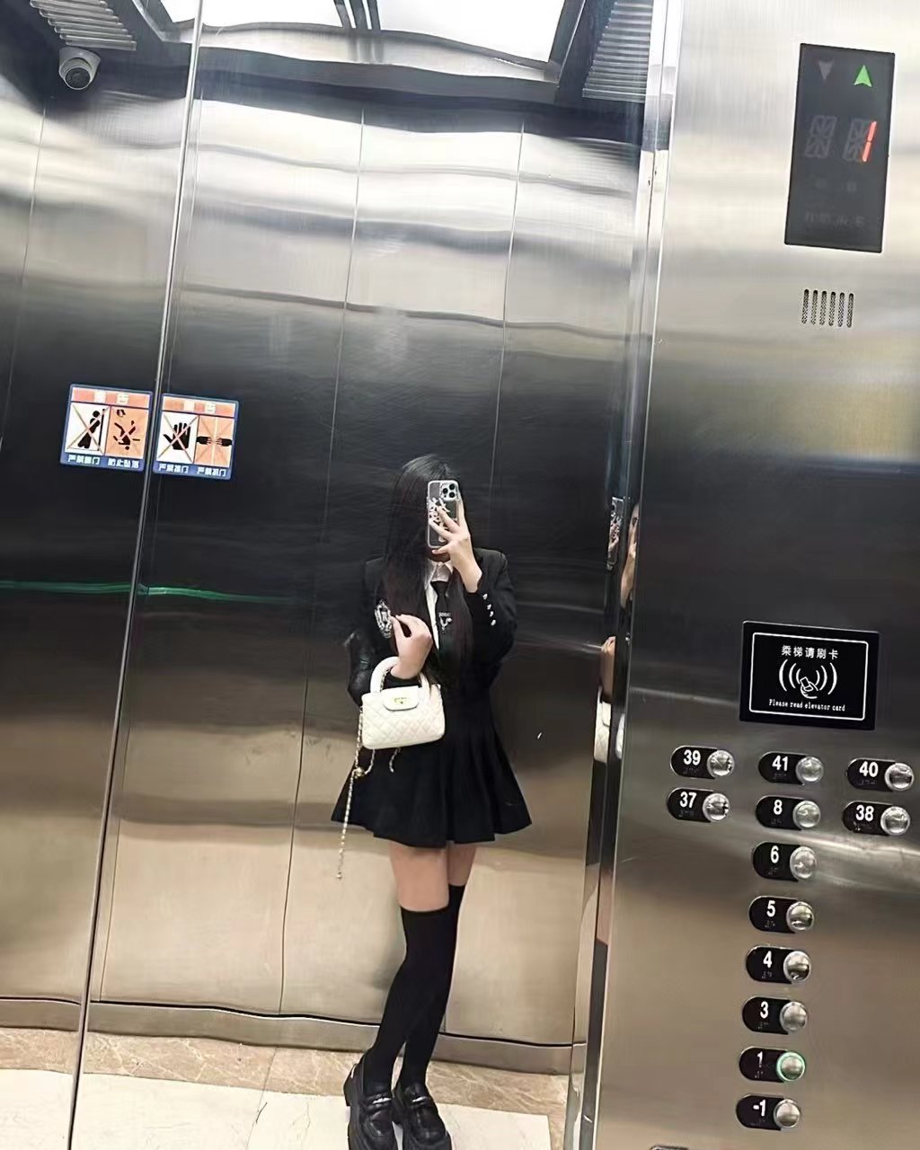 滨湖兼职大胸嫩妹小鱼儿